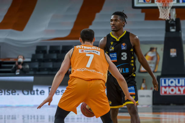 他的年轻与 他的年轻与