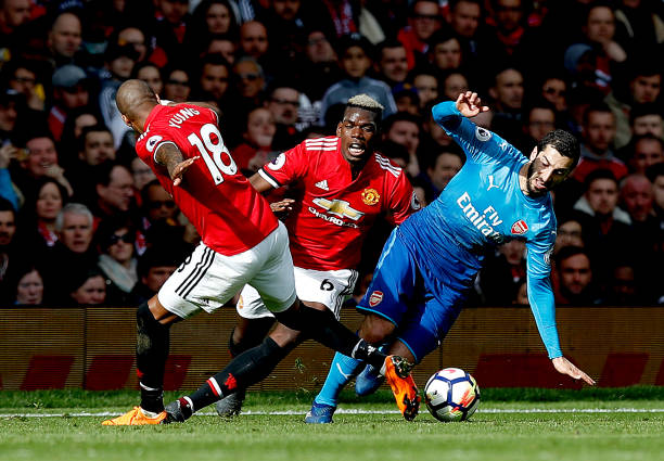 足球圈中不 足球圈中不